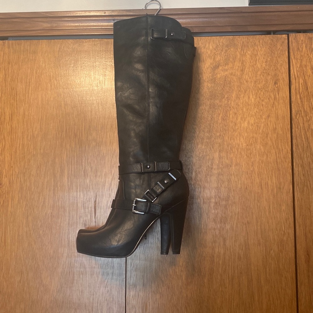 Black boots-SEXY!